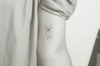 2 sentimientos profundos con tatuajes pequeños de perros