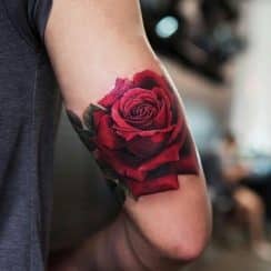 3 rasgos esteticos en tatuajes de rosas realistas