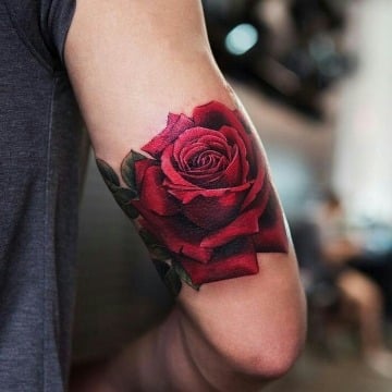 fotos de tatuajes de rosas realistas