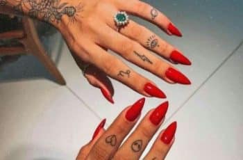12 ideas originales de tatuajes en los dedos para mujer