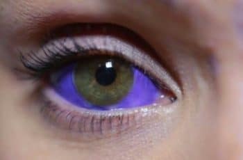 Extravagantes ojos tatuados por dentro de 4 colores