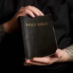 3 frases que dice la biblia sobre los tatuajes