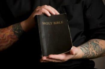 3 frases que dice la biblia sobre los tatuajes