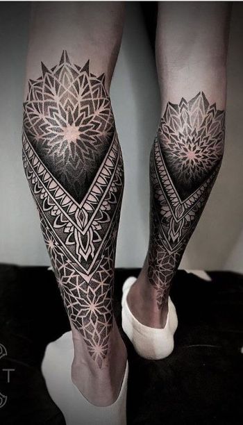 imagenes de tatuajes de hombres en la pierna