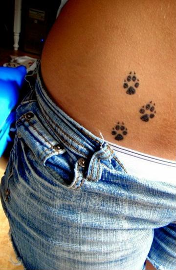 3 tatuajes en la cadera para mujeres delicados