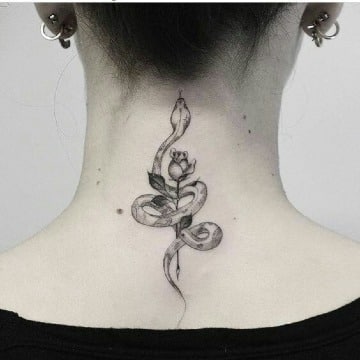diseños de serpientes para tatuar en el cuello