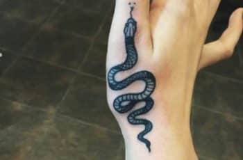 4 diseños de serpientes para tatuar en diversas zonas
