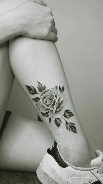 diseños de tatuajes de rosas en blanco y negro