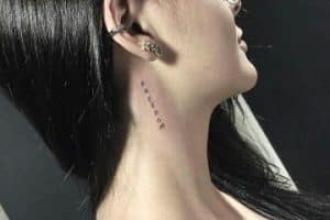 diseños de tatuajes en el cuello para mujer