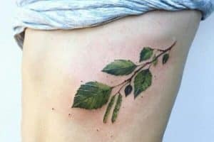 tatuajes de hojas de arboles para hombre