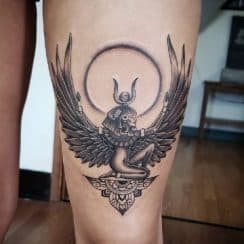 Geniales tatuajes de la diosa del amor en 3 vertientes