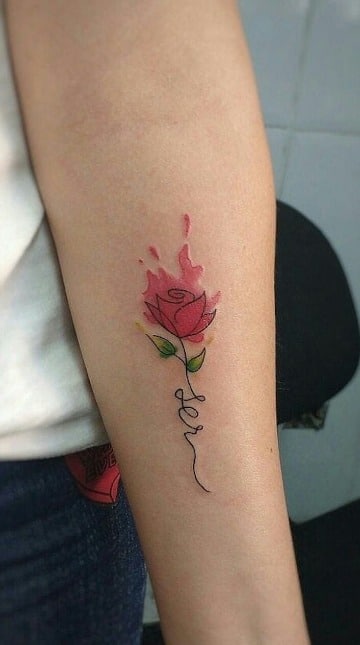 tatuajes de rosas en el brazo acuarela