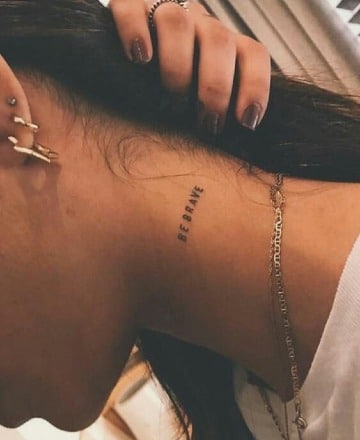 tatuajes en el cuello para mujer frases