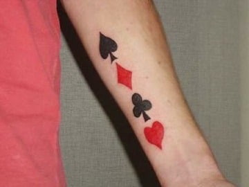 tatuajes de naipes de poker para hombres