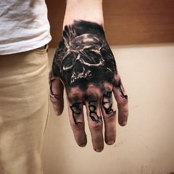 diseños de tatuajes de calaveras en la mano