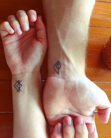fotos de tatuajes de runas vikingas