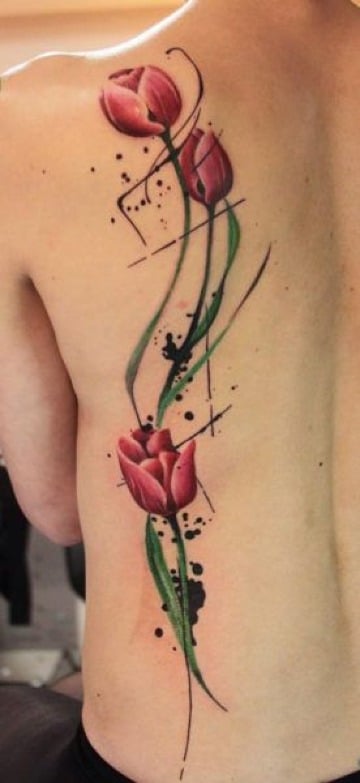 imagenes de tatuajes de tulipanes en la espalda