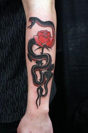 tatuajes de serpientes japonesas en el antebrazo