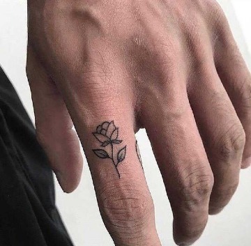 tatuajes en el dedo indice para hombres