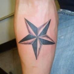 Precisos tatuajes de estrellas en la pierna a 5 tamaños