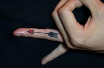 3 sentidos de los tatuajes de flechas en la mano