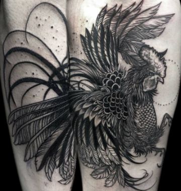 tatuajes de gallos de pelea a negro y gris