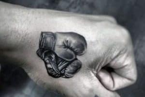 tatuajes de guantes de box pequeños
