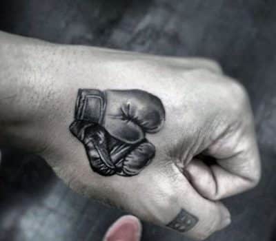 tatuajes de guantes de box pequeños