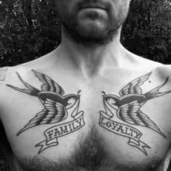 Tatuajes de golondrinas para hombres cada 5000 millas