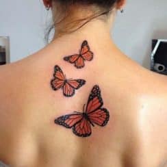 4 tatuajes de mariposas en la espalda para mujeres