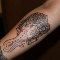 Tatuajes de elefantes de la suerte y 5 efigies mas