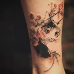 3 tecnicas originales en tatuajes de gatos con flores