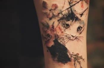 3 tecnicas originales en tatuajes de gatos con flores