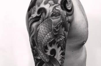 3 tatuajes de peces japoneses y una plantilla colorida