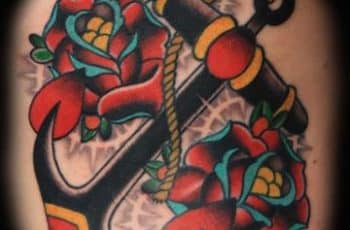 2 conceptos en tatuajes de anclas con flores y nombres