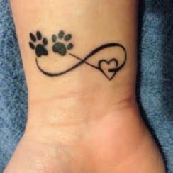 4 tatuajes de infinito con corazon de amor eterno