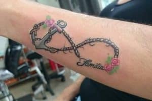 tatuajes de infinito con rosas y anclas