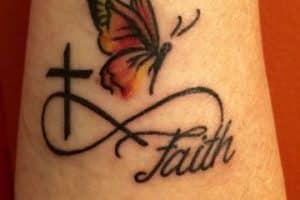 tatuajes de infinito con mariposas espirituales