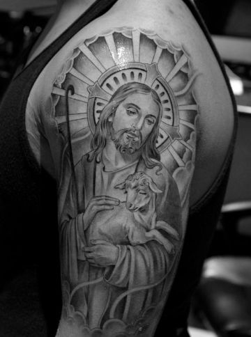 tatuajes de jesucristo en el brazo escalas de grises