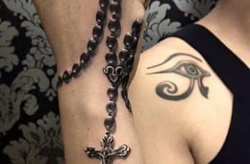 4 efectos geniales en tatuajes de rosarios en la mano
