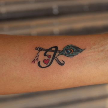 tatuajes con la letra k con ornamentos