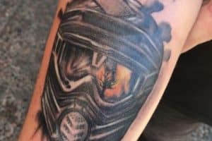 tatuajes de cascos de motocross con textura