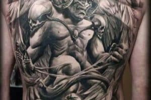 tatuajes demoniacos oscuros en la espalda