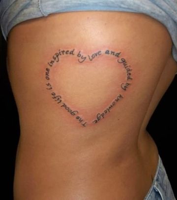 tatuajes de corazones para mujeres formado con palabras