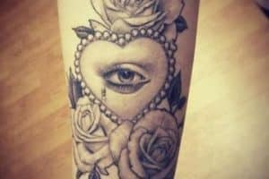 tatuajes de corazones para mujeres ojo de fatima