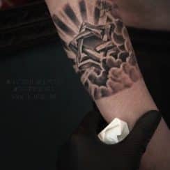 Precision en los tatuajes de la estrella de david 6 puntas