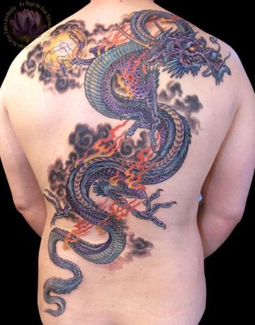 tatuajes de dragones a color espalda