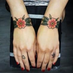 4 ideas para tatuajes en la mano para mujer clasicos