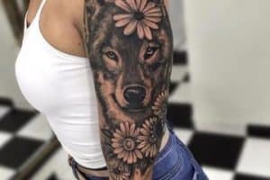 tatuaje de lobo con flores fotoretrato