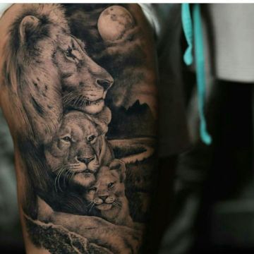 tatuaje leon y cachorro excelente colocación